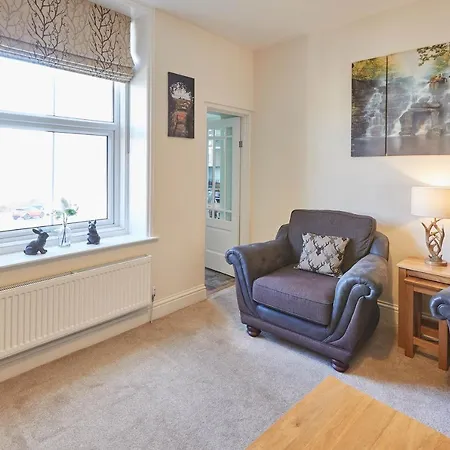 Host & - Church Square Eskape Apartmán Whitby