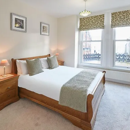 Host & - Church Square Eskape * Whitby